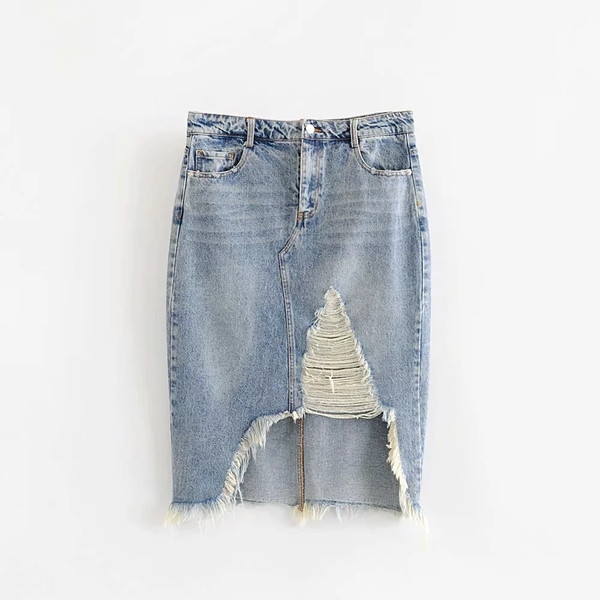 Fusta de dama moderna din denim cu motive rupte in culoare deschisa