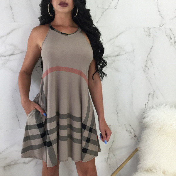 Alkalmi női ruha csupasz váll és O-nyakú