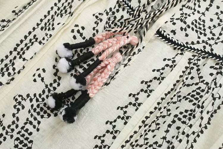 Hosszú, hétköznapi sifon ruha nyakkendővel