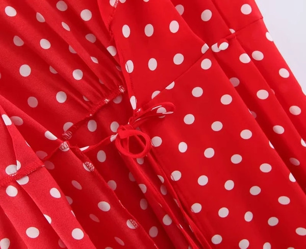 Rochie de dama cu buline de culoare rosie