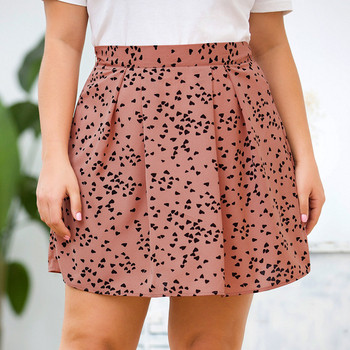 Modern női rövid szoknya magas derékkal, rózsaszínben