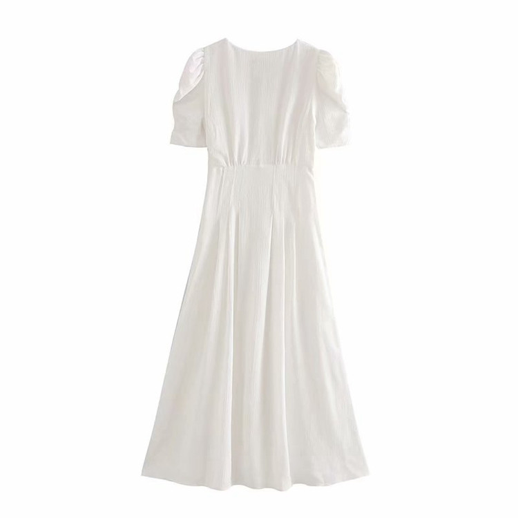 Rochie albă lungă cu decolteu în V adânc