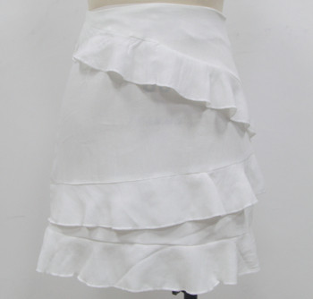 Női modern rövid szoknya fehér színben