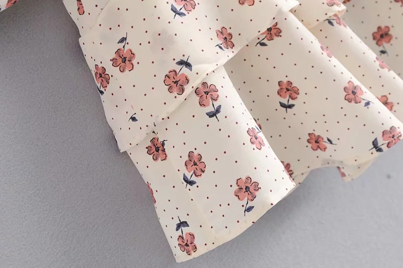 Cămașă modernă de damă cu decolteu în V în două culori