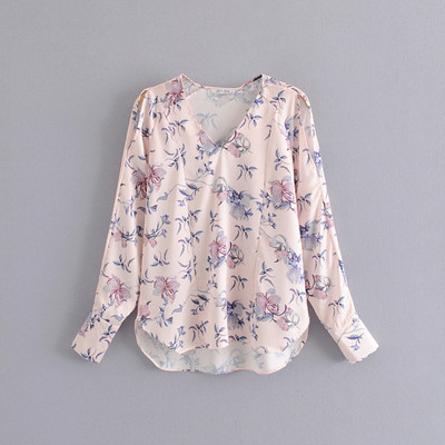 Bluza de dama cu model floral si decolteu in V