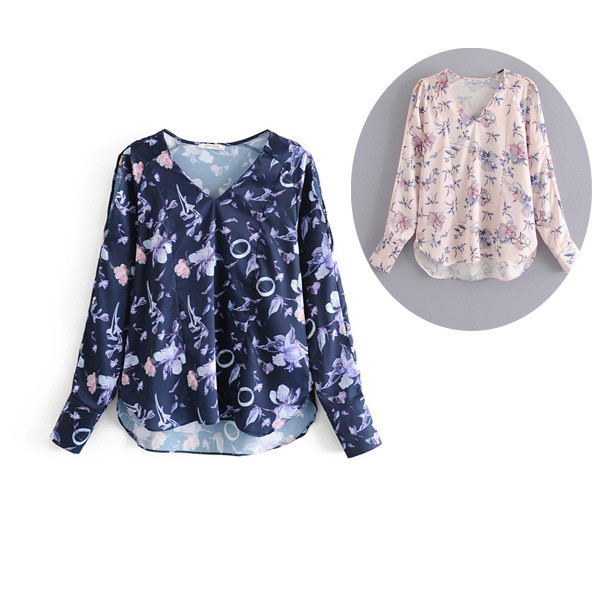 Bluza de dama cu model floral si decolteu in V
