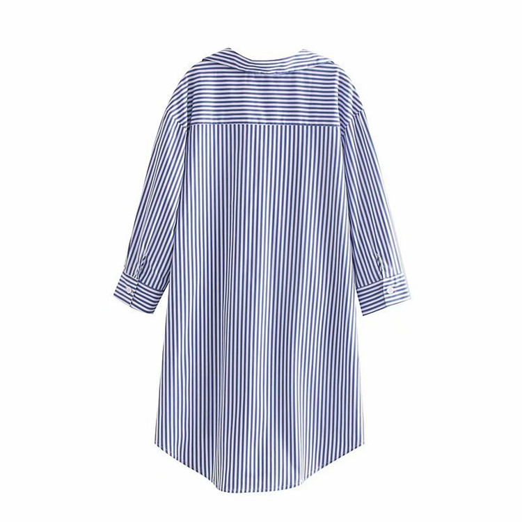 Cămașă lungă în dungi, cu nasturi și buzunar