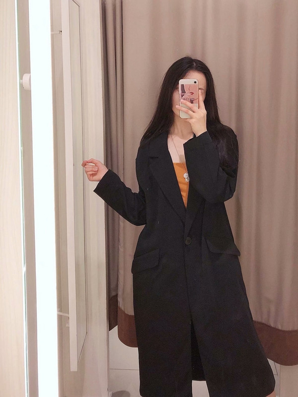 Дамско елегантно дълго палто в черен цвят