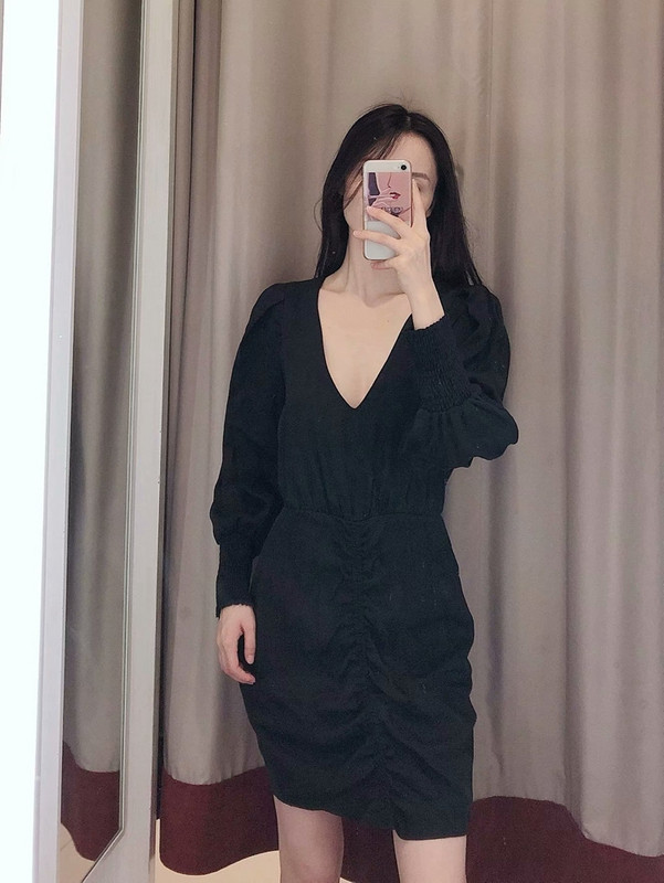 Rövid fekete ruha elasztikus derékkal