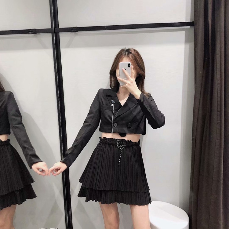 Jachetă scurtă de damă, neagră, cu mâneci lungi