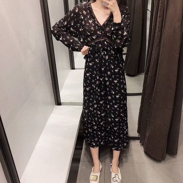 Virágmintás, V-nyakú hosszú női ruha