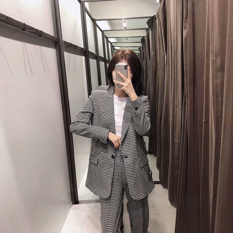 Geaca in carouri cu nasture - model drept