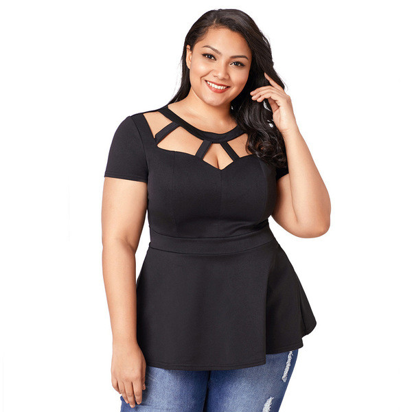 Bluză de damă elegantă cu mâneci scurte și decolteu adânc în negru