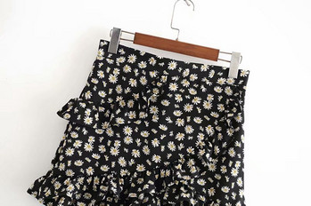 Rövid női szoknya-nadrág virágmintával