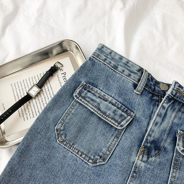 Fusta de denim de dama moderna de culoare albastra