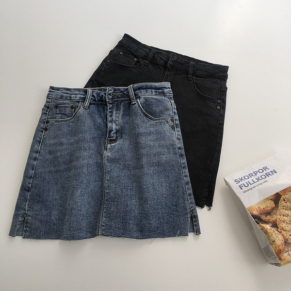 Női alkalmi farmerszoknya kék és fekete színben