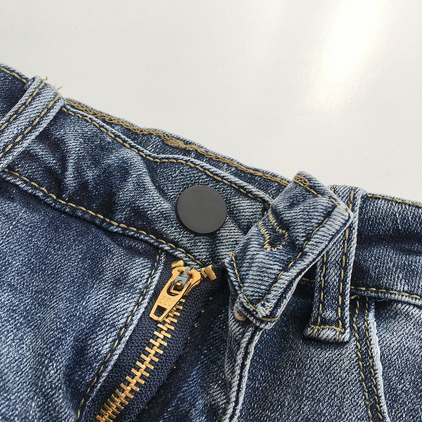 Női alkalmi farmerszoknya kék és fekete színben