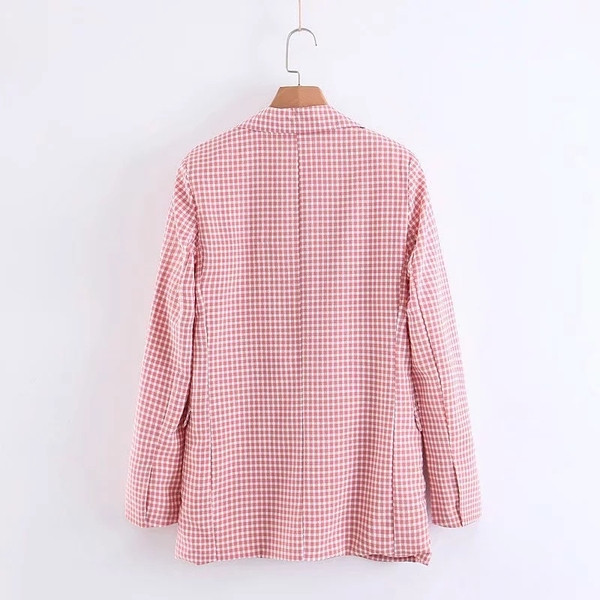 Rózsaszín kockás női kabát V-alakú gallérral