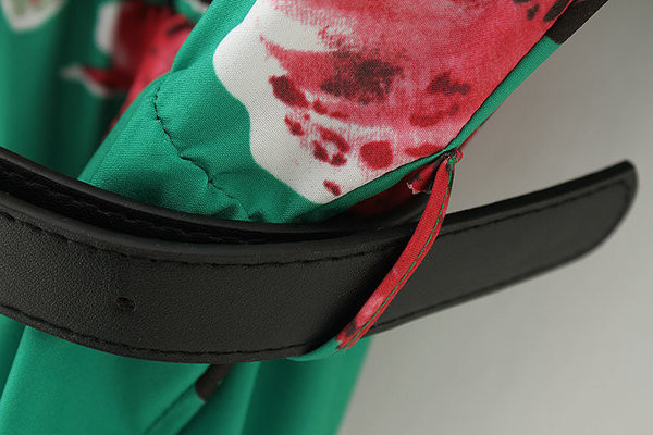 Rochie elegantă de damă, cu mâneci scurte și model