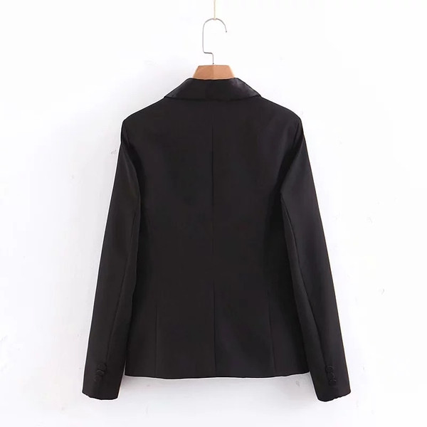 Aktuális női kabát V-nyakkal, fekete színben