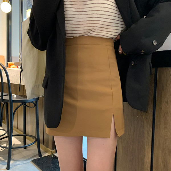 Női modern rövid szoknya három színben, hasítékkal