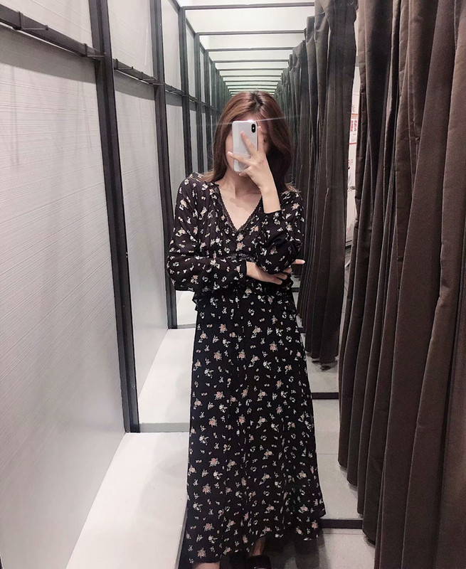 Virágmintás női hosszú ruha - szabású modell