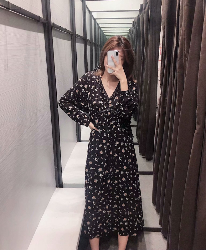 Virágmintás női hosszú ruha - szabású modell