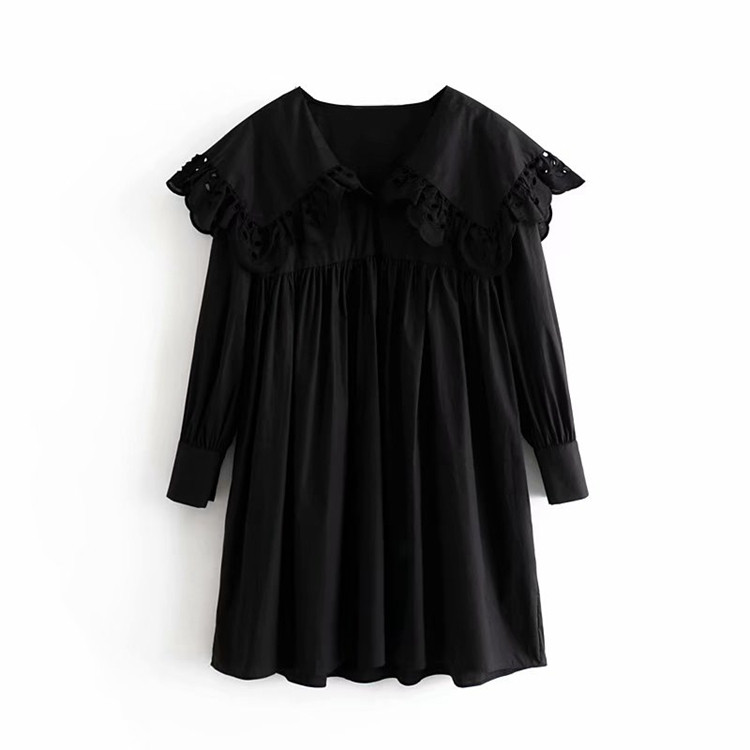 Rochie scurta de culoare neagra - model lat