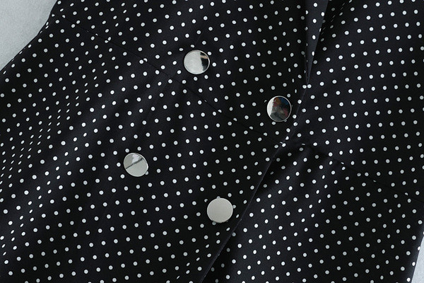 Rochie de dama cu buline cu nasturi de culoare neagra