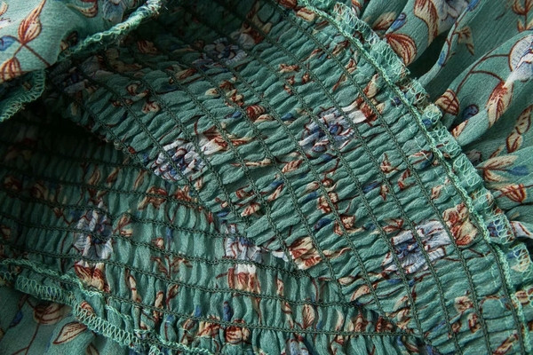 Női blúz csupasz váll, zöld színben