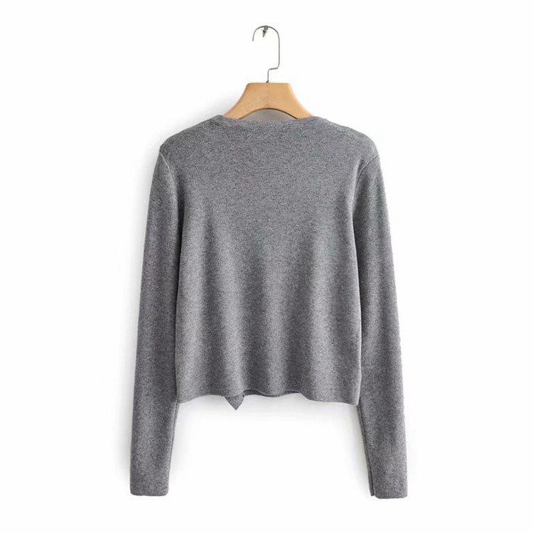 Pulover asimetric de dama din tricotat subtire cu nasturi