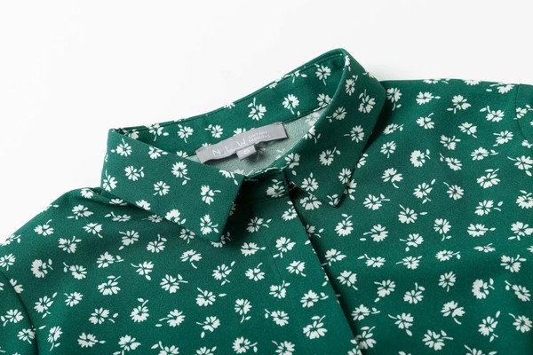 Cămașă de damă cu culoarea dreapta și verde