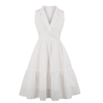 Modern női ruha V-nyakkal, fehér színben