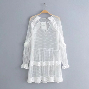Női csipkeruha O-nyakkal, fehér színben
