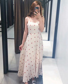 Női rakott ruha pántokkal