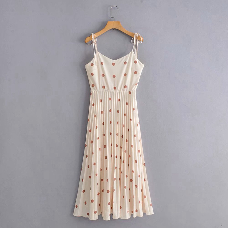 Női rakott ruha pántokkal