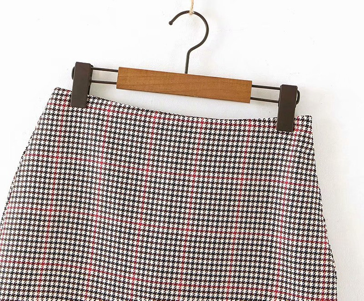 Fusta de dama scurta in carouri