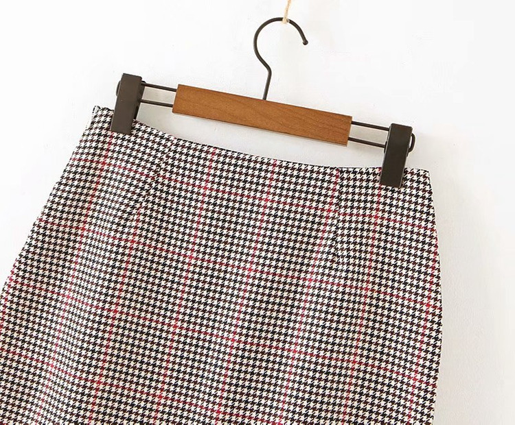 Fusta de dama scurta in carouri