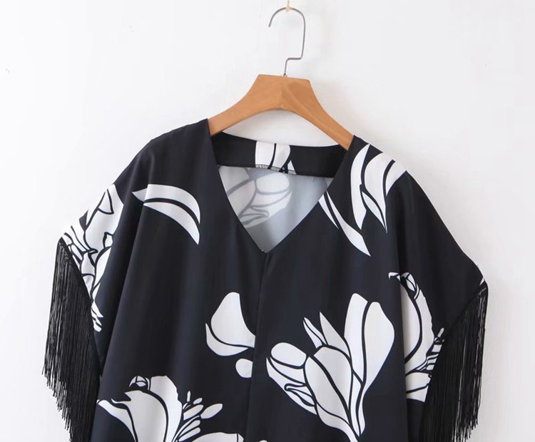 Rochie de damă cu decolteu în V și mâneci scurte de culoare neagră