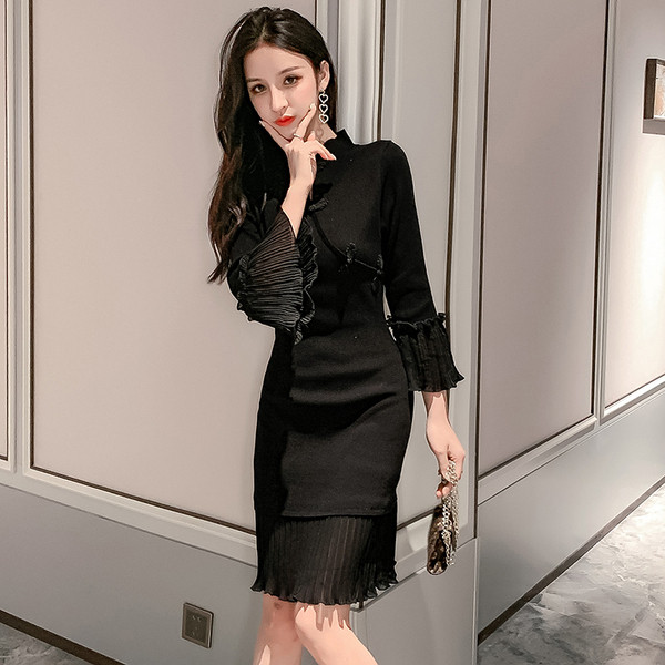 Modern női ruha két színben, hosszú ujjal