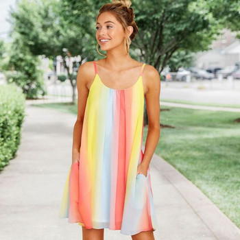 Lezser, színes női ruha vékony pántokkal és O-nyakkal