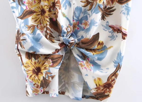 Cămașă de damă cu aplicație colorată și mâneci scurte