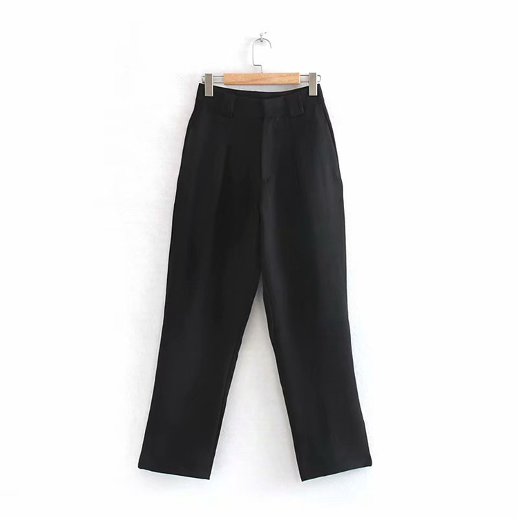 Elegáns női nadrág fekete színben keskeny szárral