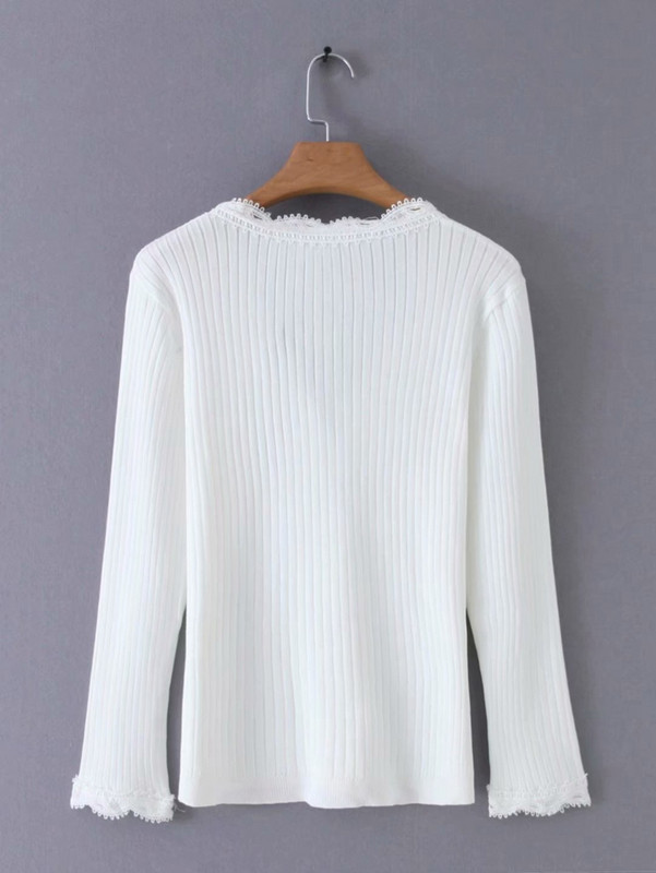 Bluza de dama cu decolteu in V alb cu dantela