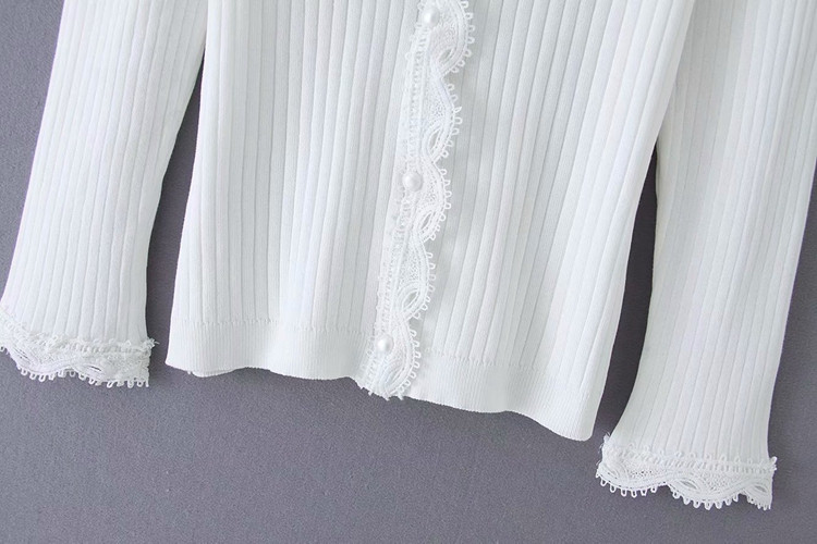 Bluza de dama cu decolteu in V alb cu dantela