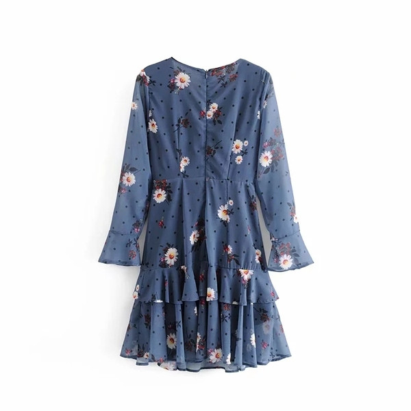 V-nyakú, virágmintás női ruha, hosszú ujjal