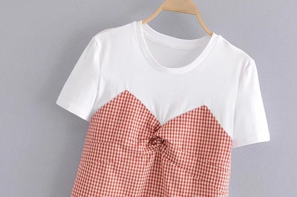 Fehér O-nyakú női póló