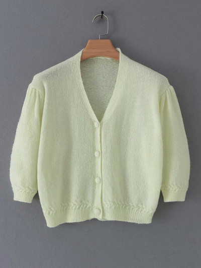 Rövid női kardigán rövid ujjal, két színben