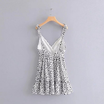 Modern női ruha - fekete-fehér szabású modell