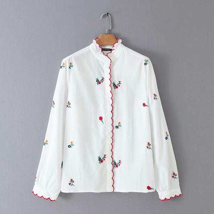 Cămașă modernă de damă alb cu broderie - două modele